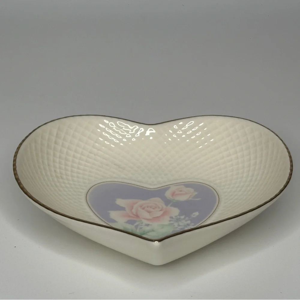 Mikasa Rose Duet Blue Lavender Heart Shaped Bone China Dish Ivory B2015